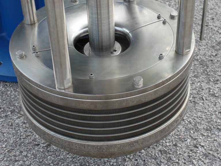 Wedge wire basket for mixing and milling